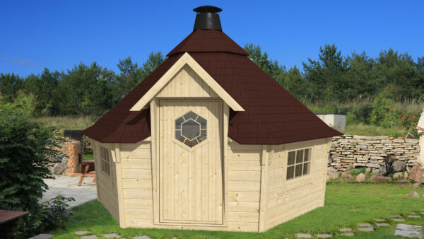 Grillikota kaltevilla seinillä 9,2m²