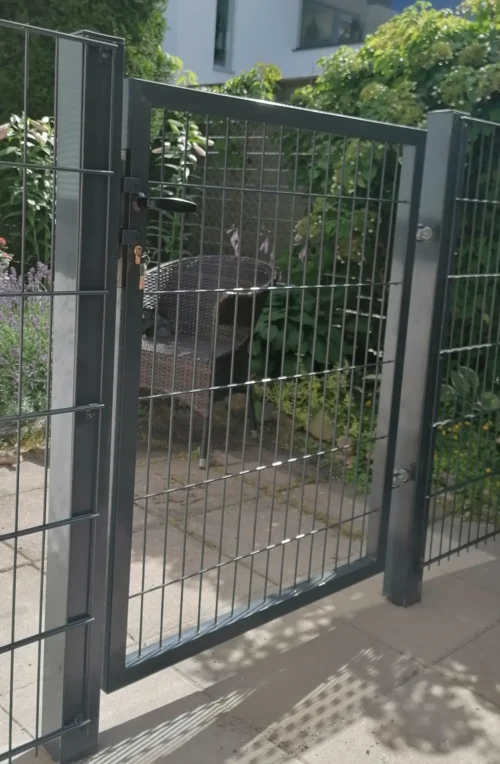 Verkkoaidan käyntiportti STRONG 1 m – RAL7016 harmaa3 Verkkoaidan käyntiportti STRONG 1 m – RAL7016 harmaa