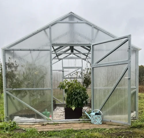 klassik1 Kasvihuone KLASSIK 2,5×4 m – polykarbonaatti 4mm tai 6mm